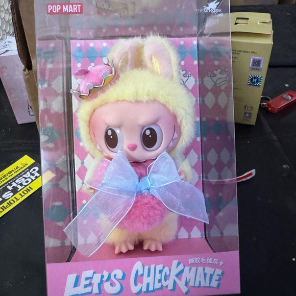 AUTHENTIC Labubu (RARE)Let’s Checkmate Series “Checkmate Queen”